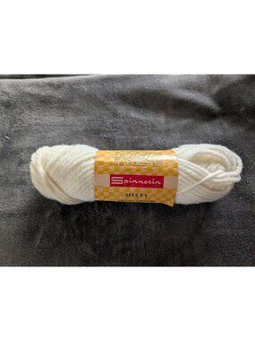 Vintage Spinnerin Misty Nylon/Acrylic Blend Yarn - 1900 (Off-White)